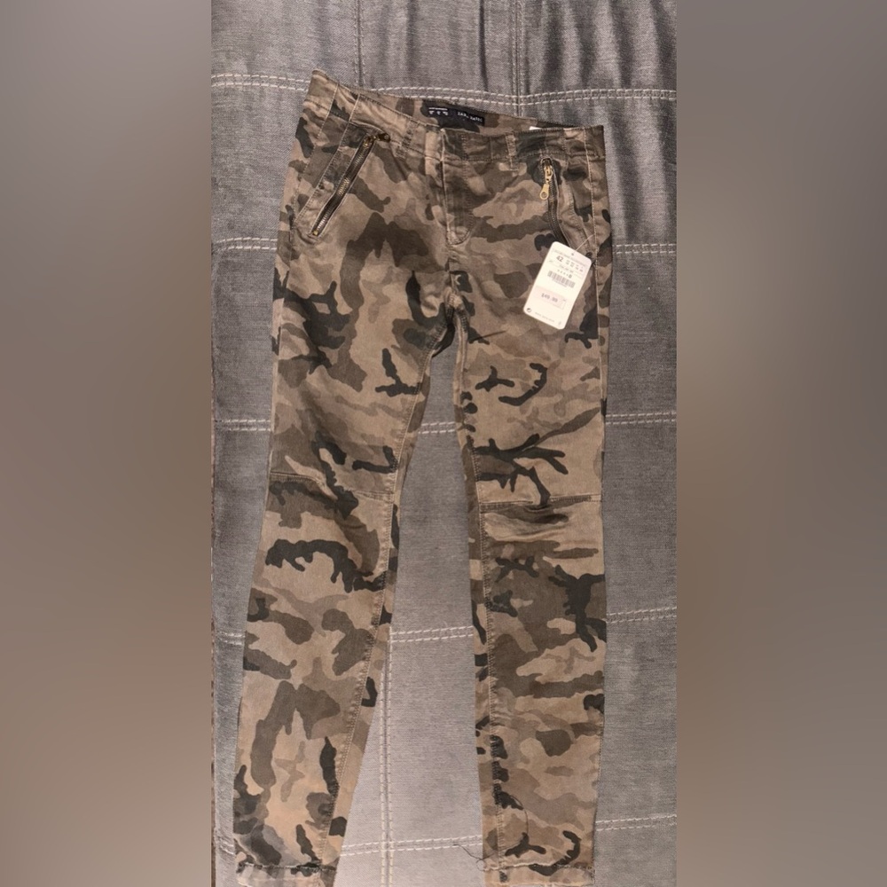 Zara Camouflage pants